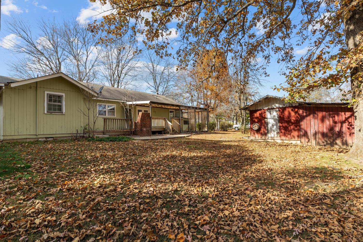 1260 Clydeton Road Waverly, TN 37185 - Photo 38 of 41 a front view of a house with garden