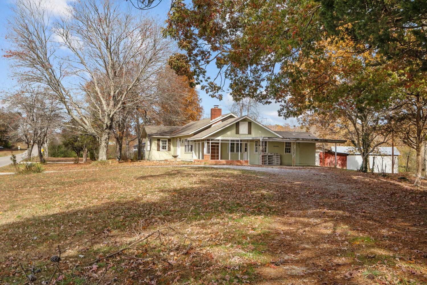 1260 Clydeton Road Waverly, TN 37185 - Photo 41 of 41 a front view of a house with a yard