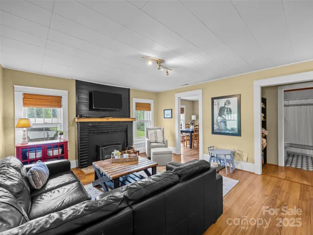 $1,190,000 | 1305 Halltown Road, Spruce Pine, NC 28777