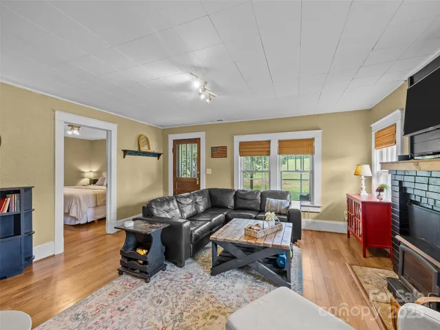 $1,190,000 | 1305 Halltown Road, Spruce Pine, NC 28777