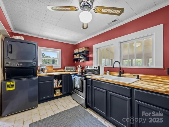 $1,190,000 | 1305 Halltown Road, Spruce Pine, NC 28777