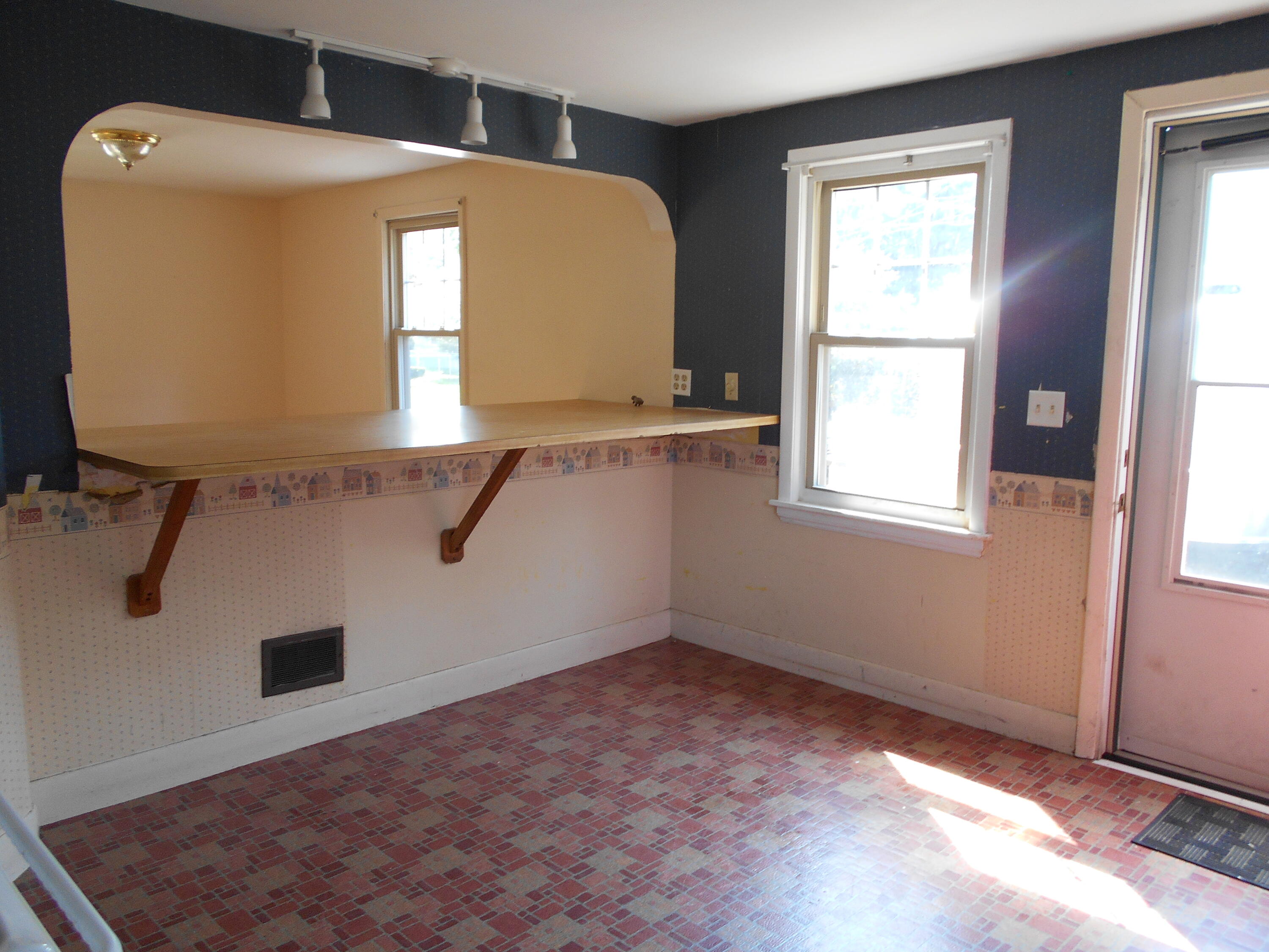 31 Wythburn Road South Portland, ME 04106 - Photo 5 of 25 DSCN2936