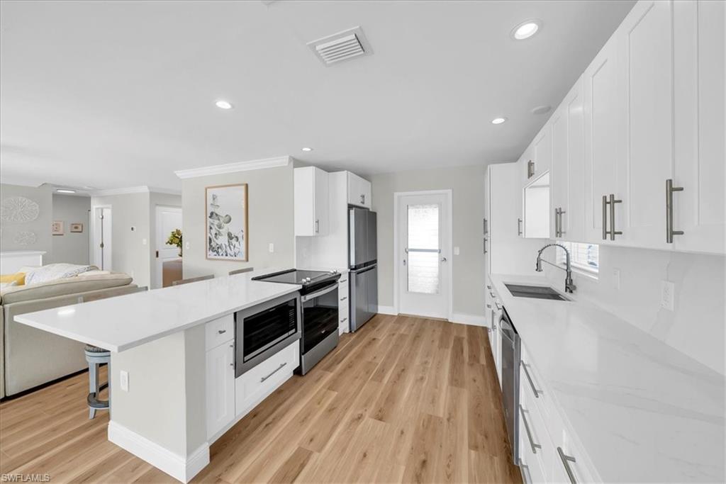 128 San Salvador Street Naples, FL 34113 - Photo 14 of 35