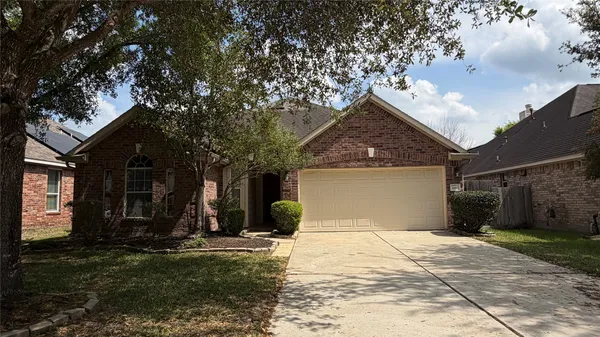 $2,150 | 4810 Bonny Loch Lane, Houston, TX 77084