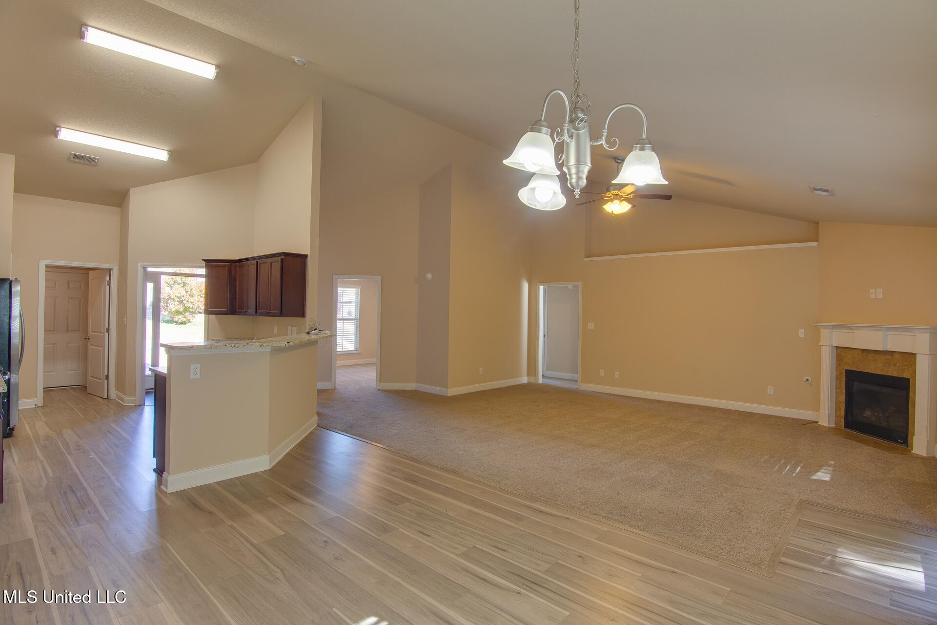 6769 Terry Chase Olive Branch, MS 38654 - Photo 4 of 17 Living Room
