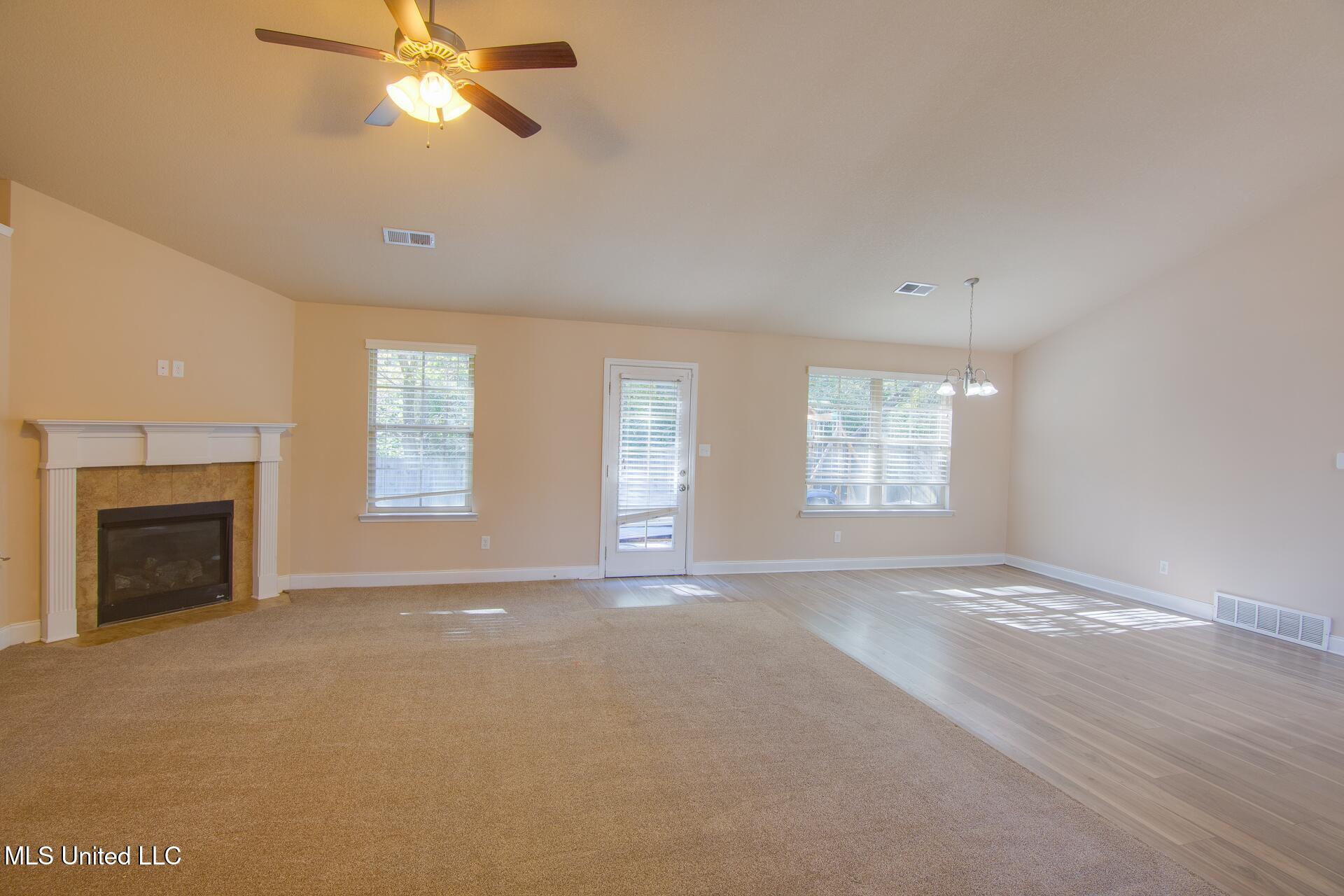 6769 Terry Chase Olive Branch, MS 38654 - Photo 5 of 17 Living Room