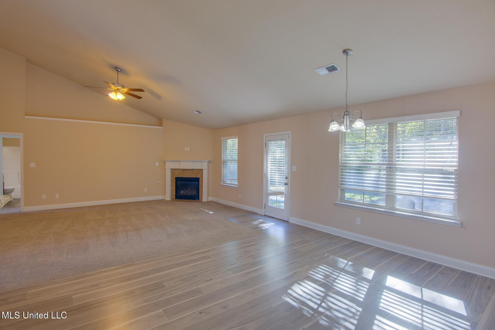 6769 Terry Chase Olive Branch, MS 38654 - Photo 6 of 17 Living Room