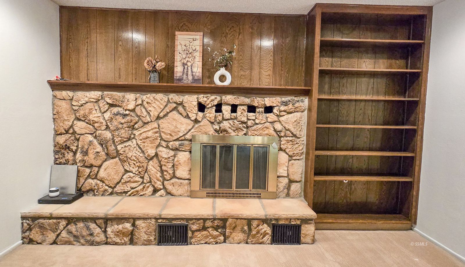 441 Cheyenne Circle Ridgecrest, CA 93555 - Photo 19 of 34 a view of an entryway