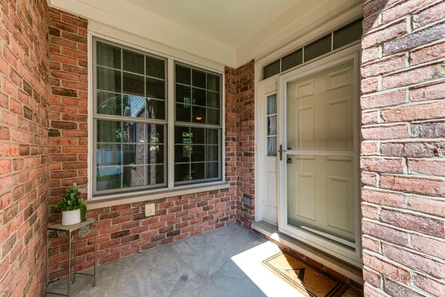 $457,500 | 1834 Torrey Parkway, Libertyville, IL 60048