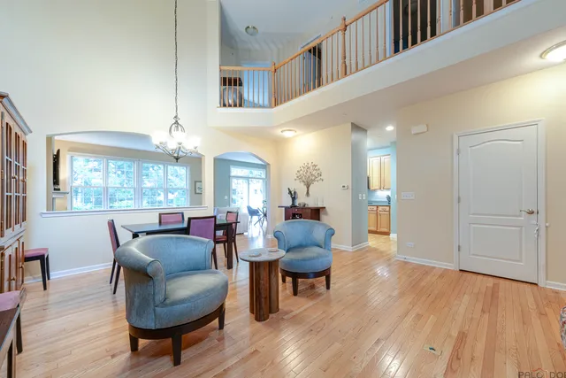 $457,500 | 1834 Torrey Parkway, Libertyville, IL 60048