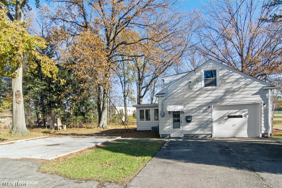 8121 Brentwood Road Mentor, OH 44060 - Photo 2 of 25
