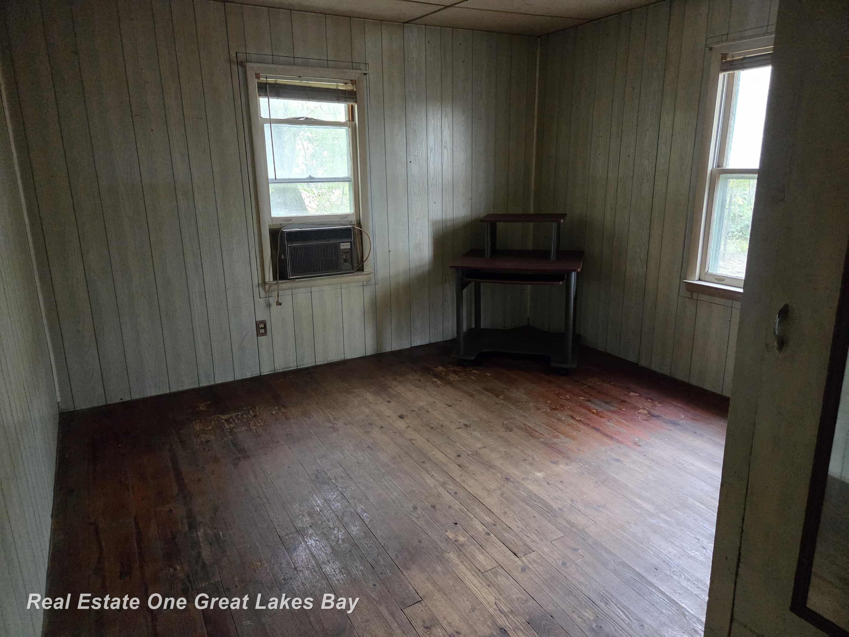 2016 South Vassar Road Vassar, MI 48768 - Photo 5 of 15