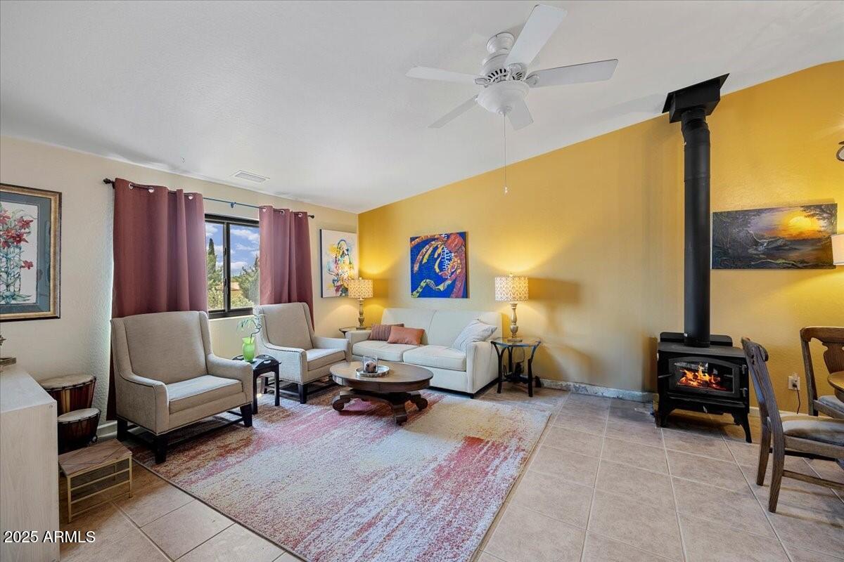 4580 East Steven Way Rimrock, AZ 86335 - Photo 3 of 17 a living room with furniture and a flat screen tv