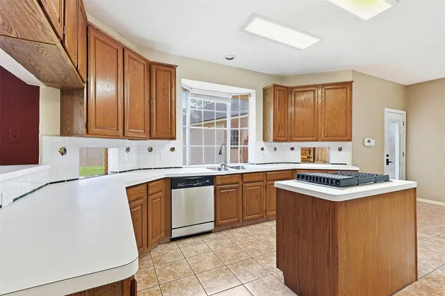 $2,900 | 15403 Redbud Leaf Lane, Cypress, TX 77433