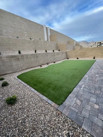 $3,550 | 607 La Vista Acrs Lane, Las Vegas, NV 89138