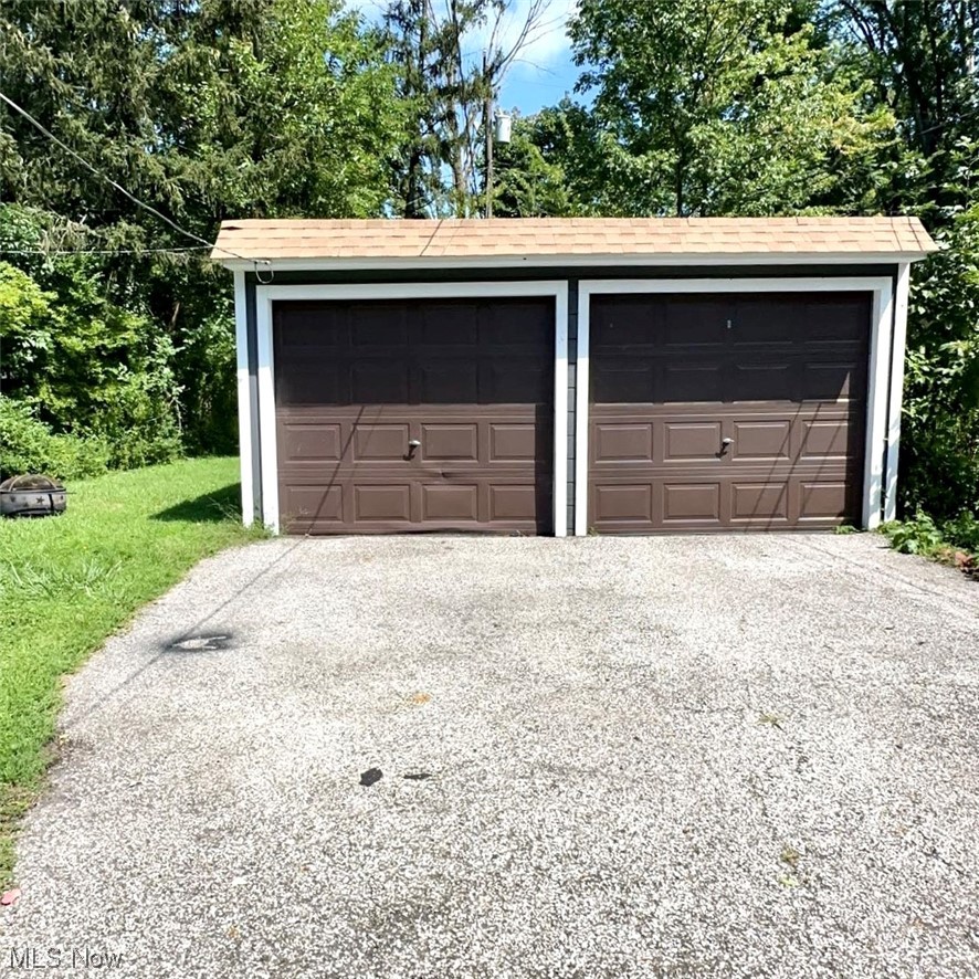 1055 Hillstone Road Cleveland Heights, OH 44121 - Photo 15 of 16 Garage featuring garage