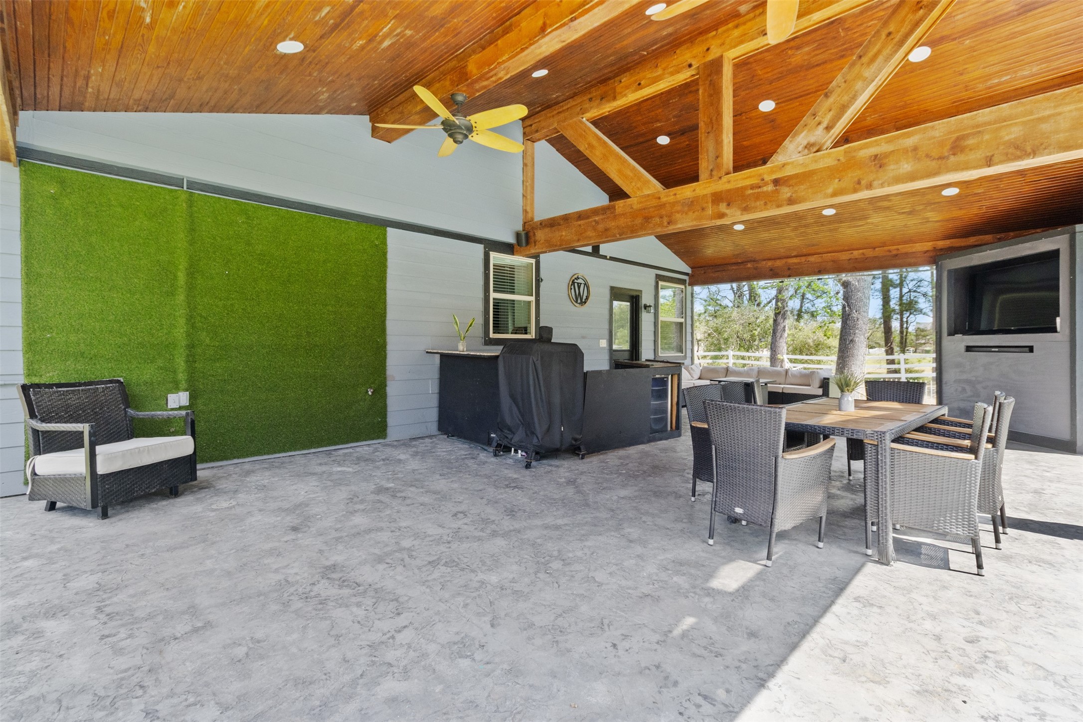 7927 Needlepoint Road Baytown, TX 77521 - Photo 34 of 46 a outdoor space with lots of furniture and garden view