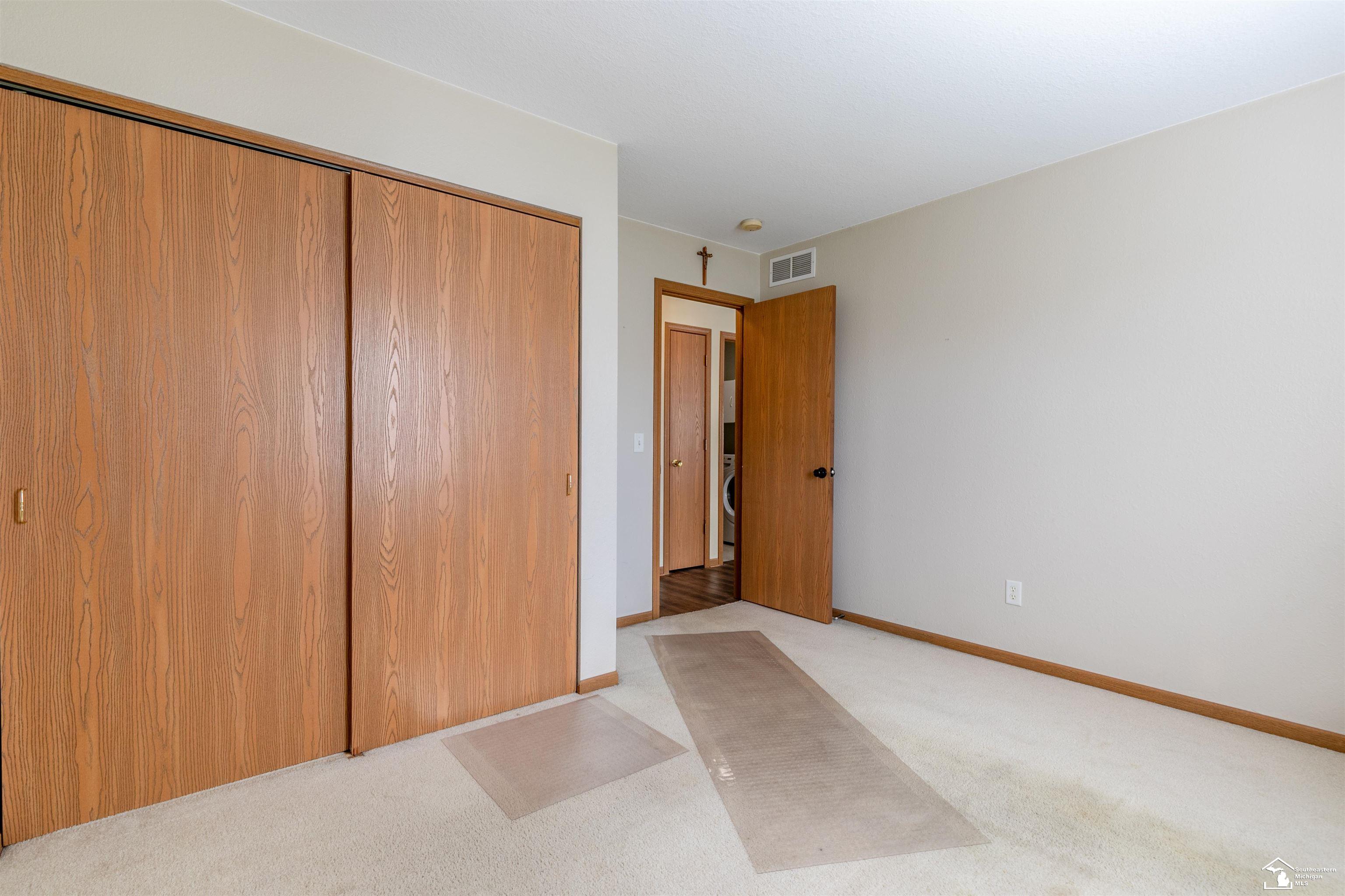833 Hunting Creek Road Temperance, MI 48182 - Photo 19 of 40 50092387-18.JPG