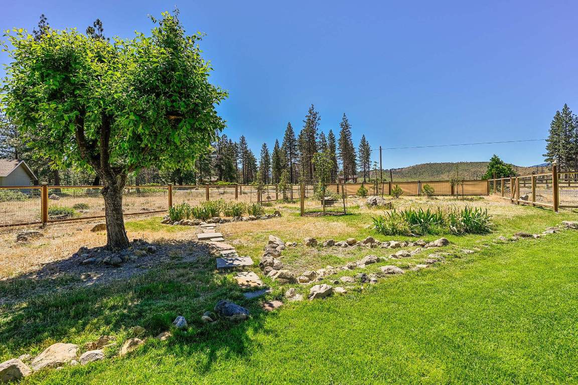 17855 Fisher Road Weed, CA 96094 - Photo 34 of 43 Gallery Image 34