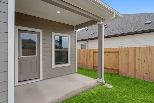 $349,000 | 142 Ayres Horn, Cedar Creek, TX 78612