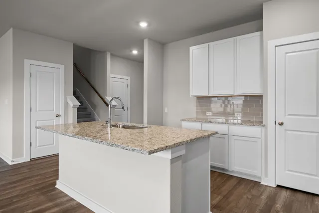 $349,000 | 142 Ayres Horn, Cedar Creek, TX 78612