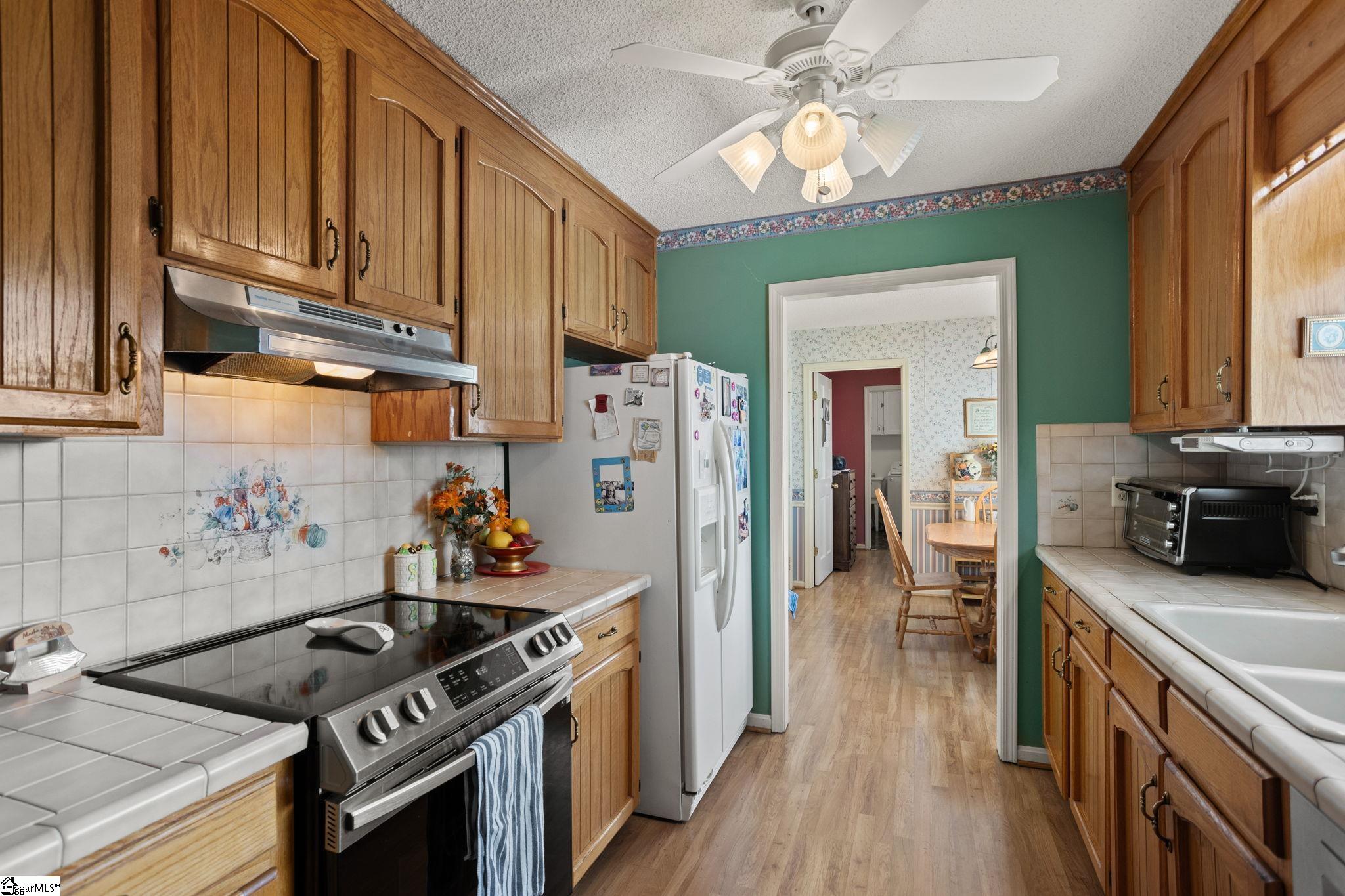 2604 Roper Mountain Road Simpsonville, SC 29681 - Photo 18 of 43