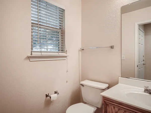 $1,900 | 2002 Nogales Trail, Austin, TX 78744