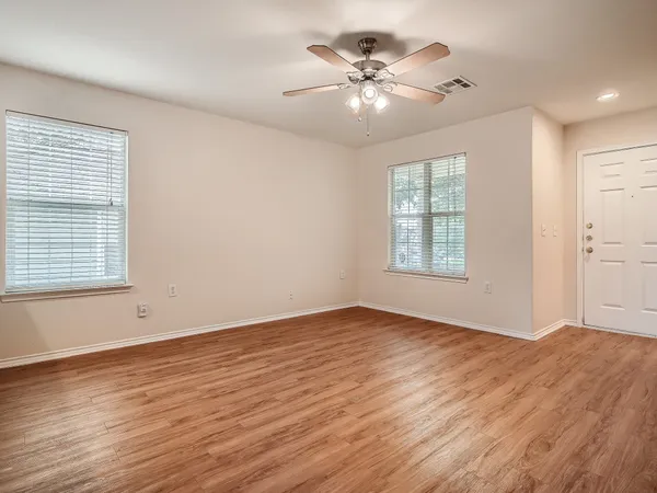 $1,900 | 2002 Nogales Trail, Austin, TX 78744