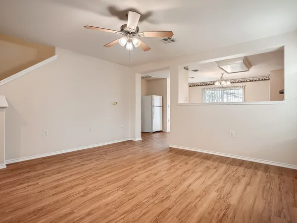 $1,900 | 2002 Nogales Trail, Austin, TX 78744