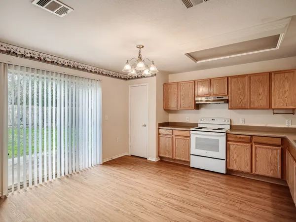 $1,900 | 2002 Nogales Trail, Austin, TX 78744