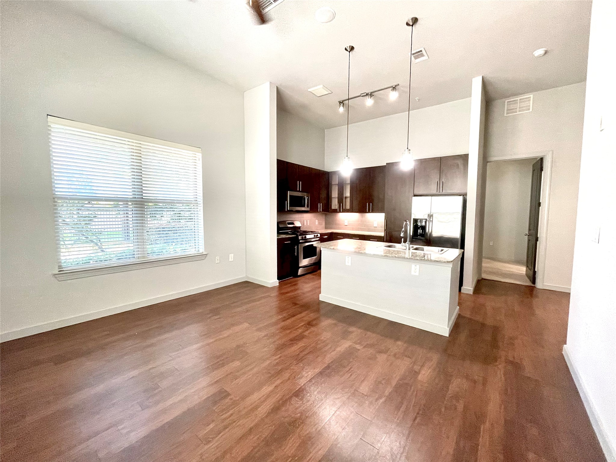 2525 McCue Road, Unit 127 Houston, TX 77056 - Photo 3 of 20