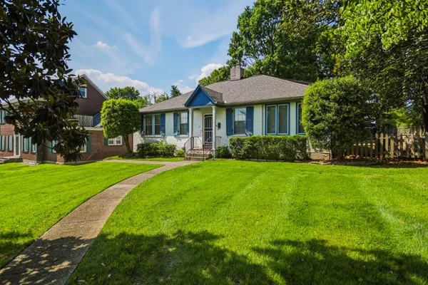 $339,900 | 703 5th Avenue West, Springfield, TN 37172