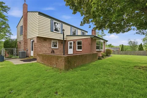 $450,000 | 139 East Edgewood Drive, Canonsburg, PA 15317