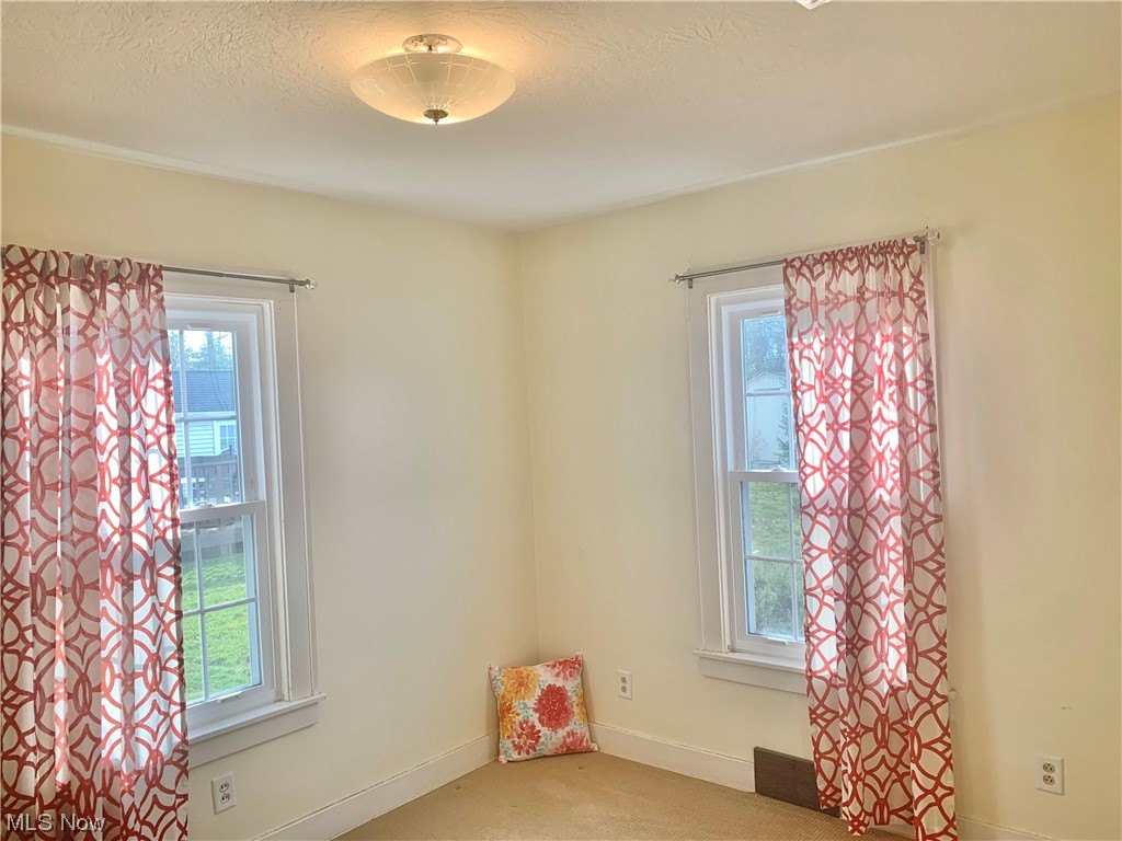 410 Rosedale Street Ravenna, OH 44266 - Photo 13 of 35 First floor bedroom