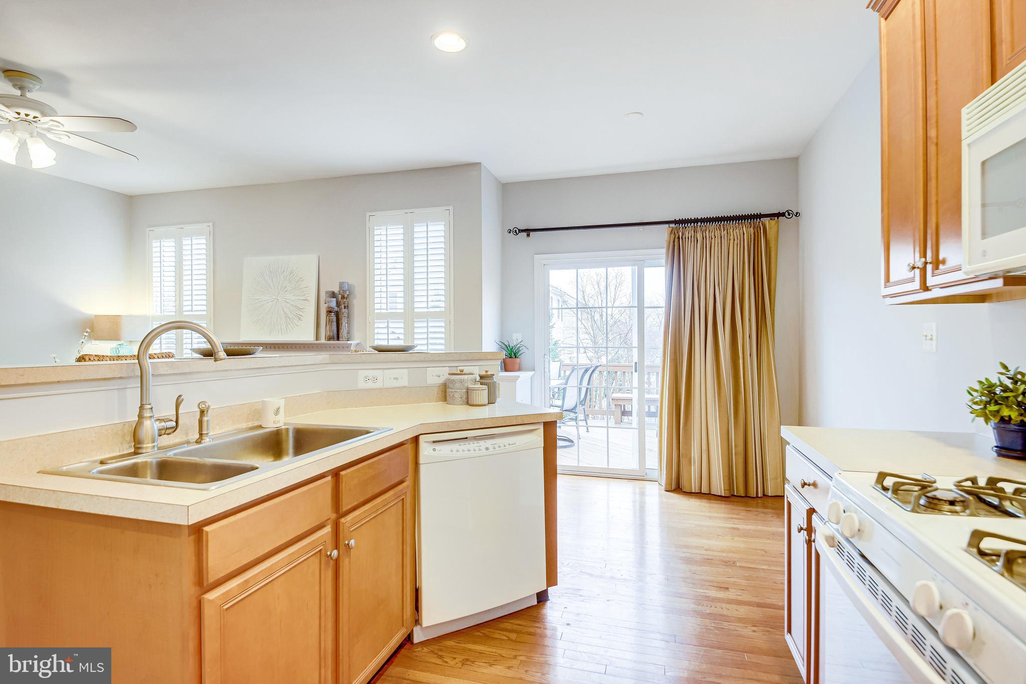 25374 McIntyre Square Chantilly, VA 20152 - Photo 11 of 32