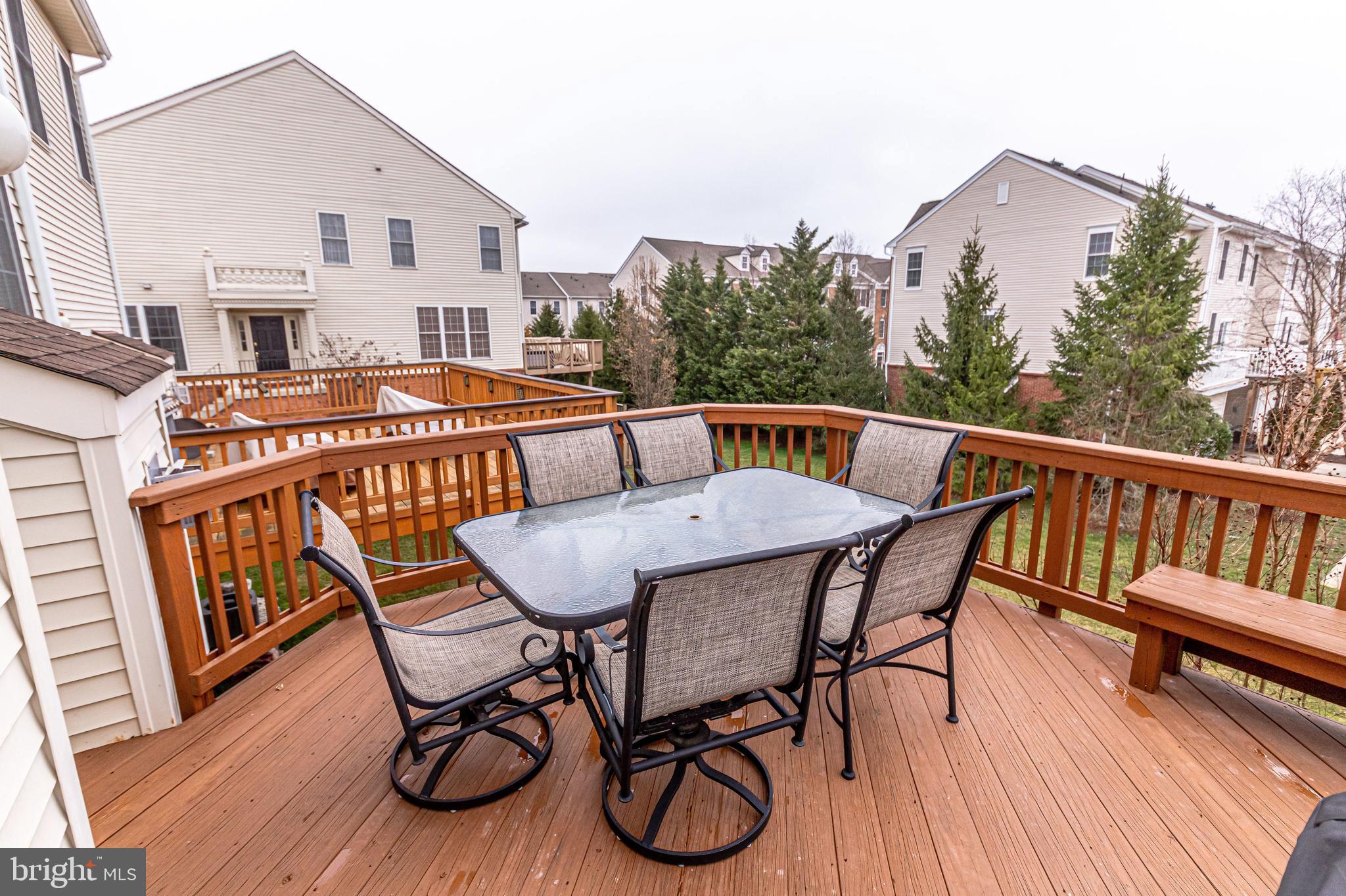 25374 McIntyre Square Chantilly, VA 20152 - Photo 12 of 32 Recently Painted Decking and Bench Seating