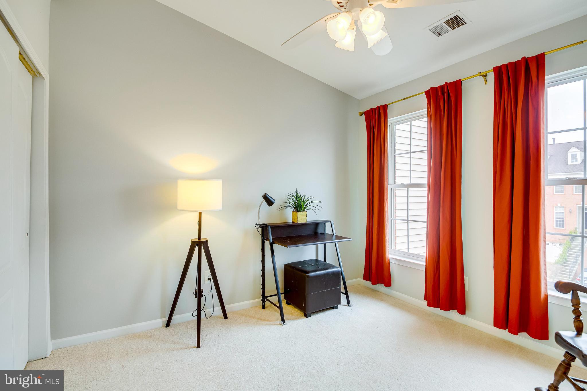 25374 McIntyre Square Chantilly, VA 20152 - Photo 23 of 32 Third Bedroom plus Ceiling Fan with remote