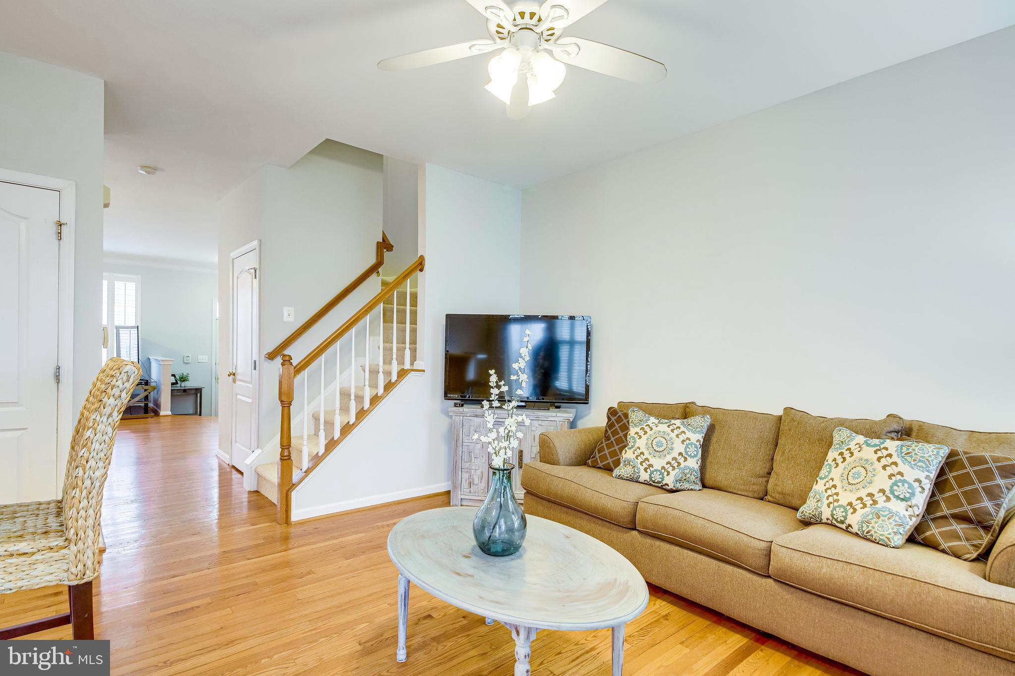 25374 McIntyre Square Chantilly, VA 20152 - Photo 7 of 32