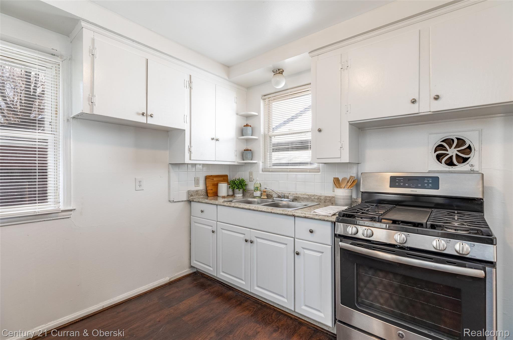 1446 Crescent Street Inkster, MI 48141 - Photo 7 of 20 13.Kitchen