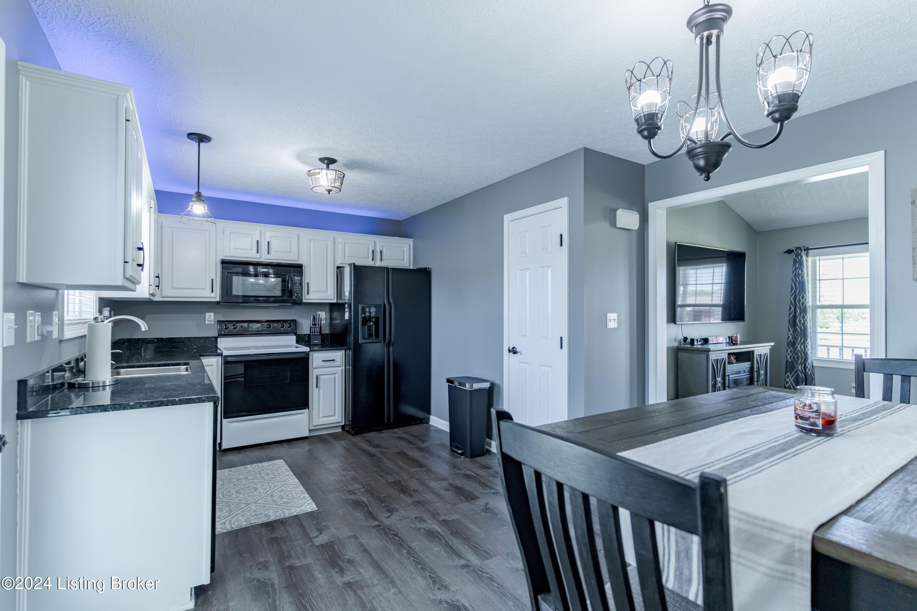 235 Forest Ridge Drive Mount Washington, KY 40047 - Photo 15 of 54 DSC01845