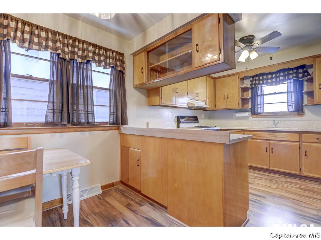 9 Stelte Lane Springfield, IL 62702 - Photo 6 of 33