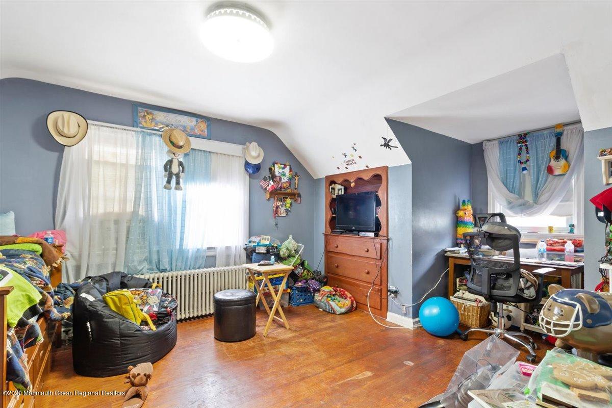 321 Pfister Road Jackson, NJ 08527 - Photo 23 of 30 a room with furniture and a wooden floor