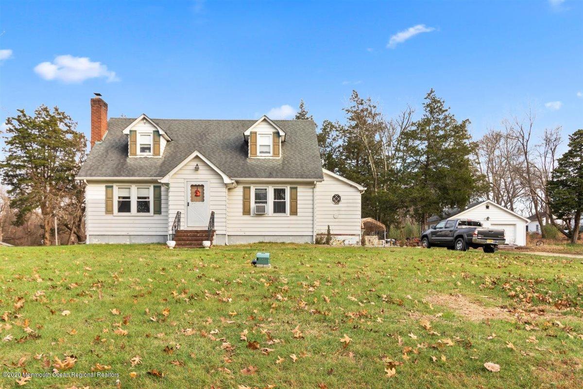 321 Pfister Road Jackson, NJ 08527 - Photo 4 of 30 a view of a house with a yard