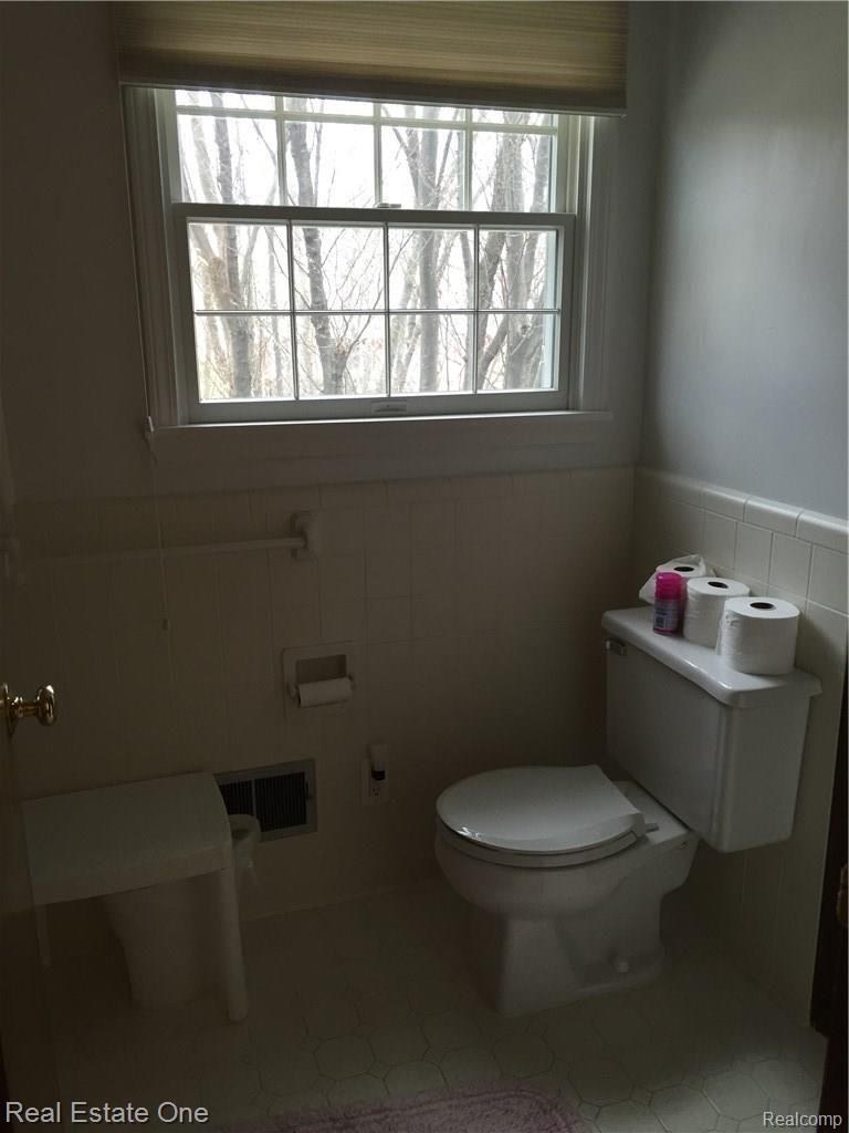 25302 Branchaster Road Farmington, MI 48336 - Photo 47 of 62 2016-03-30 16.32