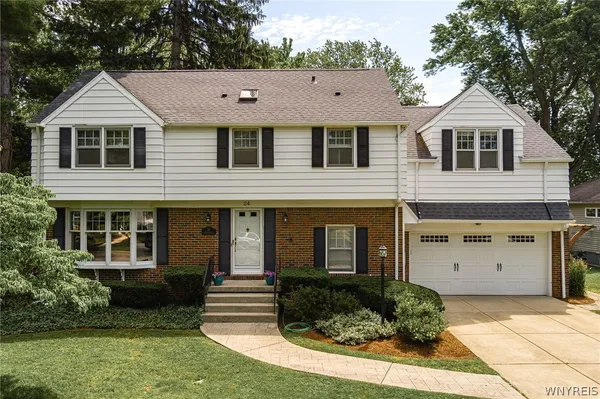 $549,900 | 24 Huxley Drive, Amherst, NY 14226