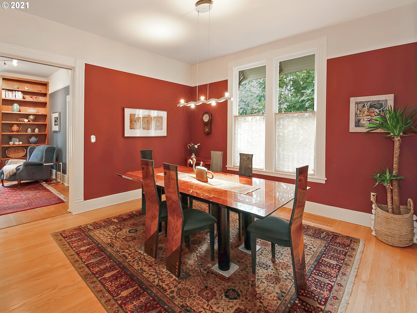 124 Southwest Meade Street Portland, OR 97201 - Photo 7 of 32 a view of a dining room with furniture