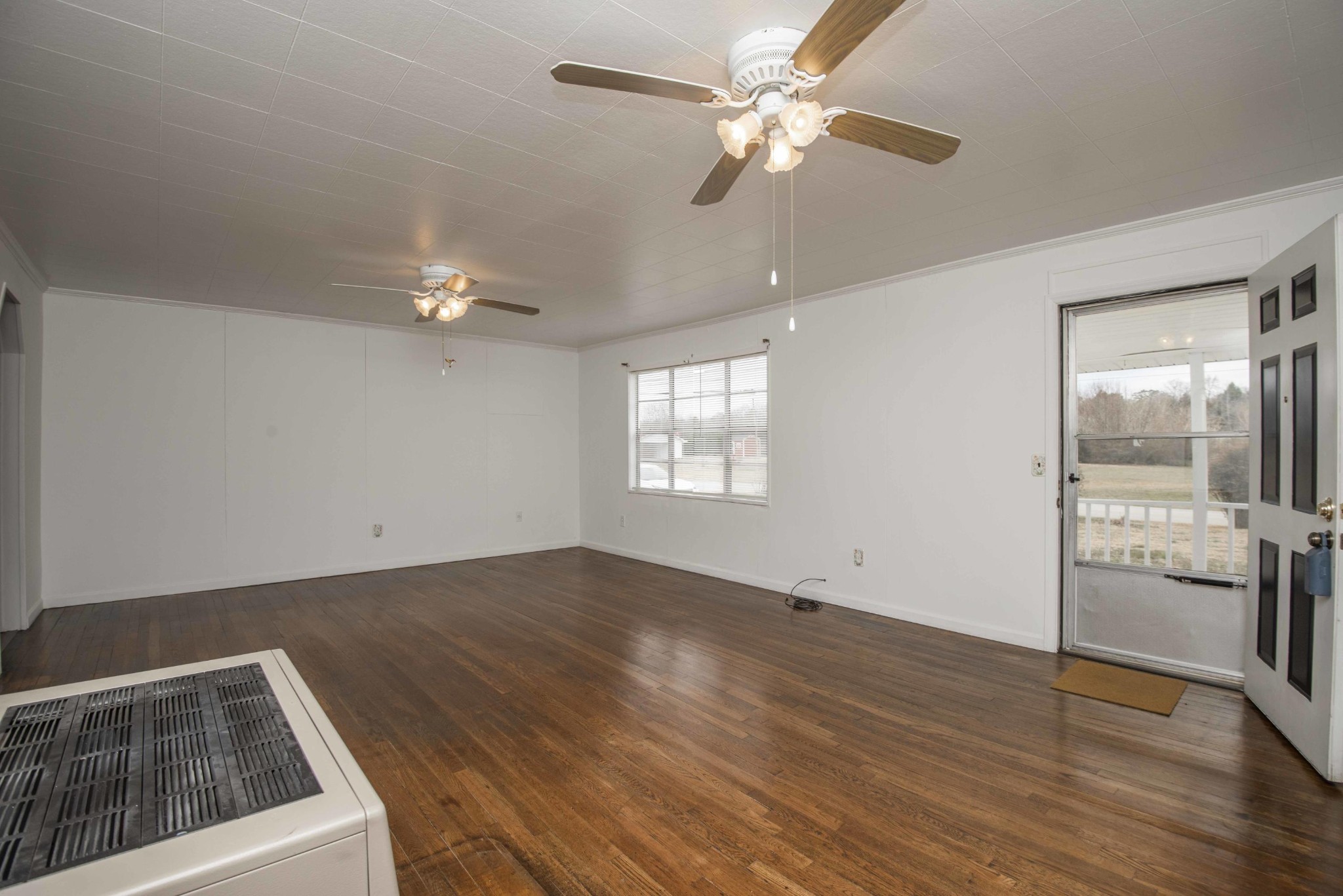 6435 Hotchkiss Valley Road Loudon, TN 37774 - Photo 5 of 34 Gallery Image 5