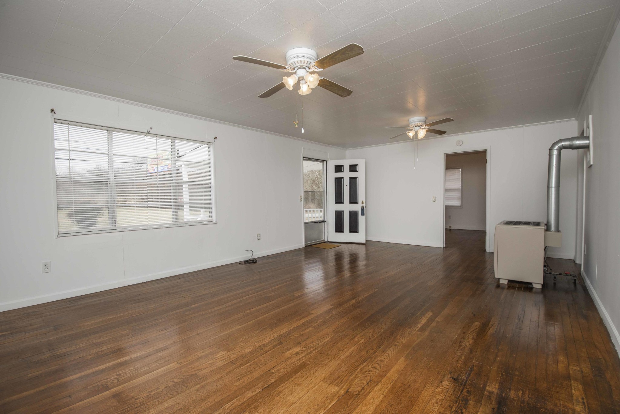 6435 Hotchkiss Valley Road Loudon, TN 37774 - Photo 6 of 34 Gallery Image 6