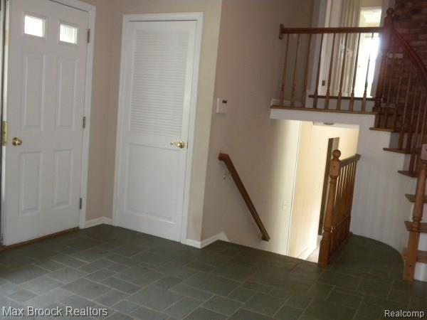 2475 Wickfield Road West Bloomfield, MI 48323 - Photo 3 of 27 Foyer