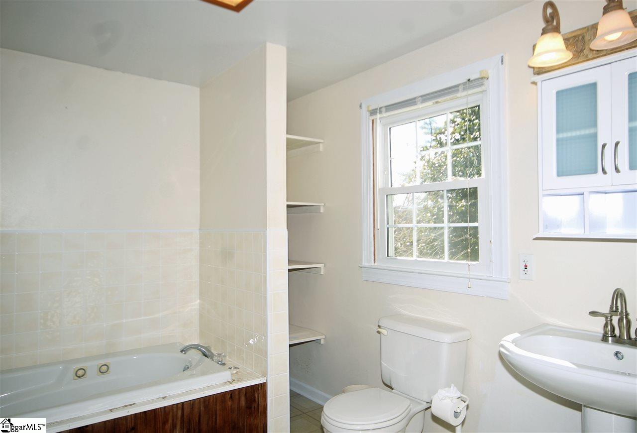 95 North Southerlin Road Travelers Rest, SC 29690 - Photo 10 of 23 Gallery Image 10
